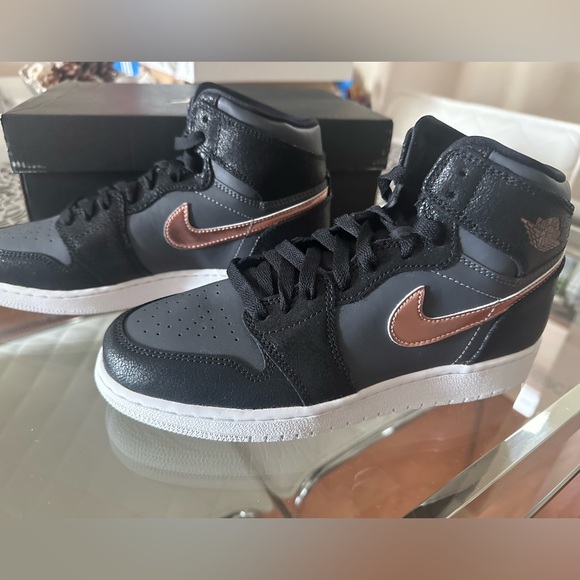 Nike Air Jordan Retro High BG 6y - Picture 1 of 7